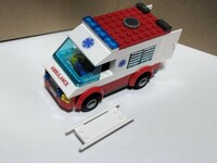 送料無料即決希望　LEGO CITY 60023 スターターセット　救急車のみ　働く車　タイヤ　ドア　トビラ　タンカー　プレート レゴ 絶版　