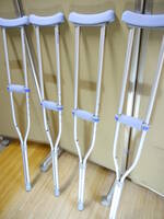 ＜大＞Mnuranaka/村中医療機　アルミ 軽量 松葉杖 シアン 4本セット（2ペア）●適応身長:157～178㎝（9段階） 屋内用/屋外用として２ペア