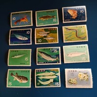 未使用　切手　10円×5枚＋１５円×7枚　魚介シリーズ　１２種類