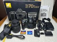 Nikon　D70sレンズキット　望遠レンズ・ストロボ・バッグセット