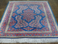 最高級 手織り シルク100％ イラン クム産 100万ノット ペルシャ 絨毯 工房サイン入り 151㎝ x 102㎝ カーペット ラグ 敷物 美術品