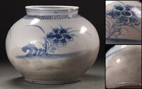 ∇花∇18世紀李朝時代後期 白磁染付(青花)花文壷 味のある雨漏の景色 気品高き朝鮮古陶磁