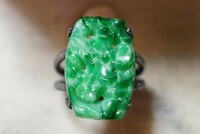402 天然石 緑石 彫刻 リング 指輪 ヴィンテージ アクセサリー アンティーク 色石 宝石 カラーストーン フリーサイズ 装飾品