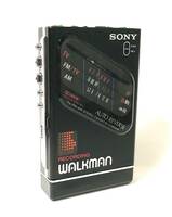 [極上美品][希少][美音][整備品] SONY ウォークマン WM-F203 電池ボックス付き (カセットテープ再生録音ラジオAM/FM) 