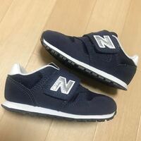ニューバランス New Balance スニーカー 靴15cm男の子 子供　キッズ　15サイズ　センチ　紺色　a29 