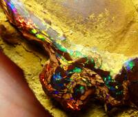 AA!!極美鉱物標本123.55 cts 天然 コロイト ボルダーオパール マルチカラー 