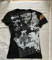  John Galliano ジョンガリアーノ 腕章Tシャツ 半袖Tシャツ 黒 Sブラック 