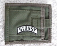 STUSSY ステューシー　二つ折り財布　　本物