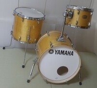 美品！ YAMAHA Stage Custom Birch Bop-Kit 18”小口径ドラムセット。ヤマハのバーチ100％シェル3点セット ステージカスタム