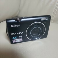 稼働品通電確認済みニコンCOOLPIXs5100コンパクトデジタルカメラ!ブラックカラー。