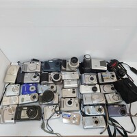 a4）１円スタート　ジャンクデジタルカメラまとめ売り　デジカメ　コンデジ OLYMPUS CANON Nikon RICOH FUJIFILM　光学　大量セット