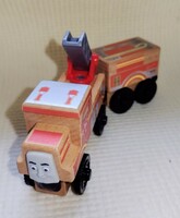 Thomas & Friends きかんしゃトーマス 木製レールシリーズ フリン FHM54 FLYNN マグネット 磁石 BRIO はしご消防車 TENDER