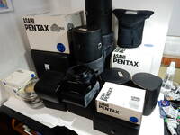 ペンタックス PENTAX 67 アイレベル TTLプリズムファインダー ウッドグリップ 105mm F2.4 他　レンズ　ストラップ 他　付属品大量　良好品