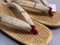 これからの季節~夏のおしゃれウレタン草履　紬小紋柄　麻（ジュート）の台・小判型 日本製