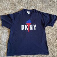 DKNYTシャツ USA製ダナキャランニューヨークプリントTシャツ 