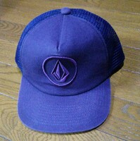 【USED】VOLCOM ボルコム　メッシュキャップ　帽子　紫　パープル　サイズ調整