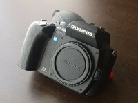 OLYMPUS E-500 デジタル一眼レフカメラ　レンズキット　ZUIKO DIGITAL 14-45mm F3.5-5.6 元箱付属品一式　シャッター回数4,051回　美品