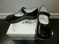 【新品】Nee! AUVERS 青山 16㎝(26) フォーマル シューズ 光沢黒 靴